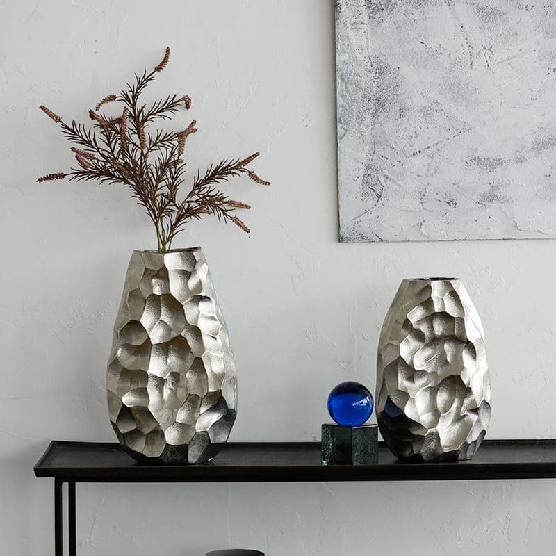 Modern Light Luxury Gold-Silver Metal Hammered Texture Vase Decoration for Sales Office, Showroom, Living Room, Entryway Flower Arrangement