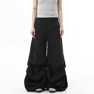 2025 New Arrival American Vintage Design Black Pleated Parachute Pants for Men and Women, Micro-Flared Wide-Leg Casual Pants, Summer