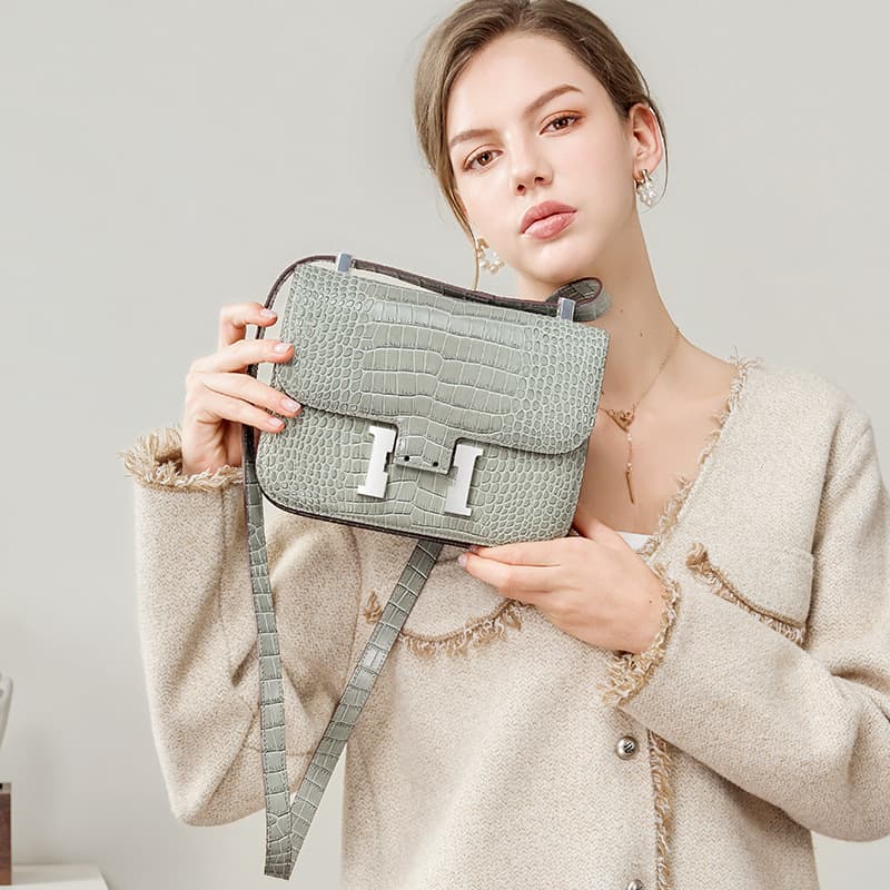 H buckle Kang Kang bag first layer cowhide crocodile pattern small square bag versatile design niche women's shoulder crossbody bag