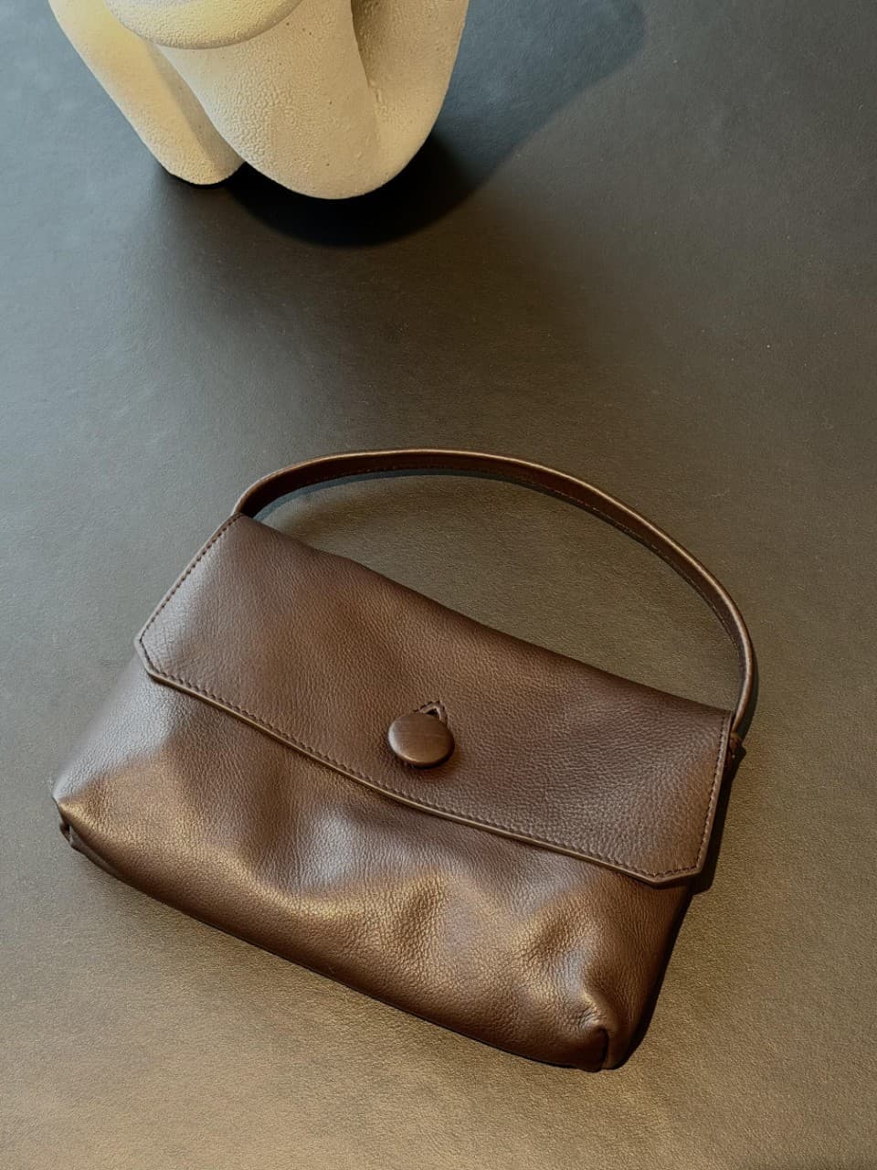 2026 Versatile [TR-Sally Button Handbag] Imported calfskin-lined sheep suede handbag
