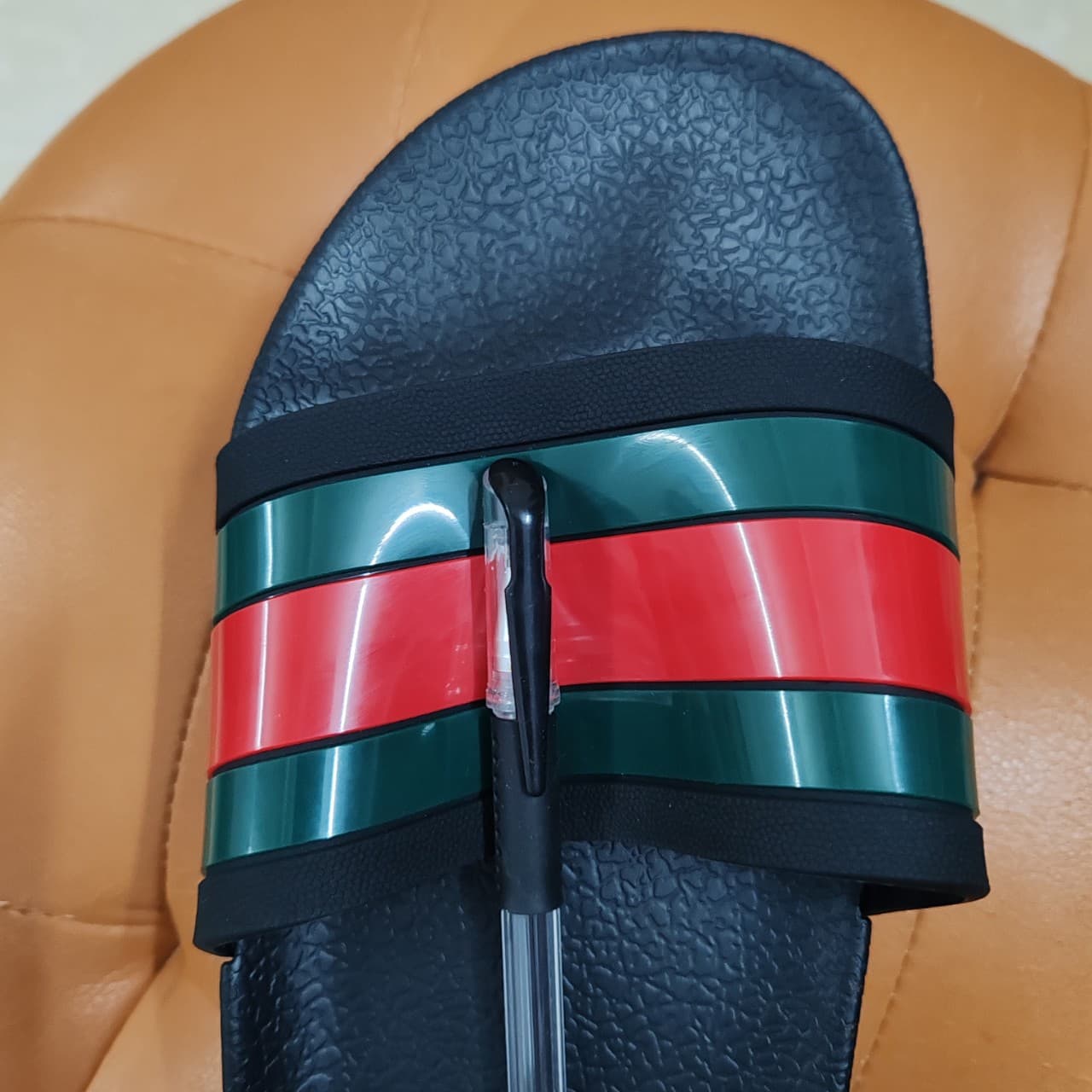 2026 Cross-Border Summer New Style Men's and Women's Slip-On Sandals, Couple's Style Outdoor Sandals, Fashionable and Versatile Non-Slip Beach Slippers