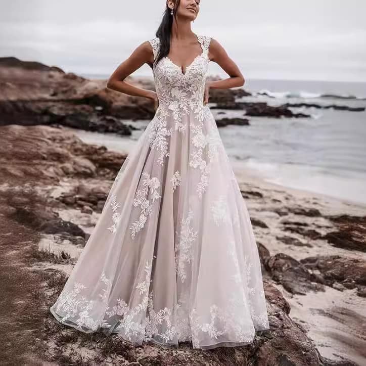 2026 New Lace Fashion Vintage Round Neck A-Line Bride Lace Wedding Dress with Spaghetti Straps for Export to Europe and America