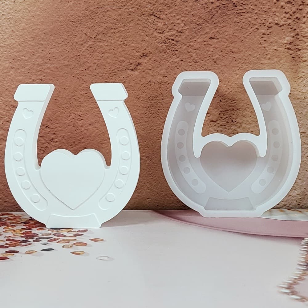 S1553 Love Horseshoe Ornament Decoration Cement Plaster Mold DIY Silicone Mold