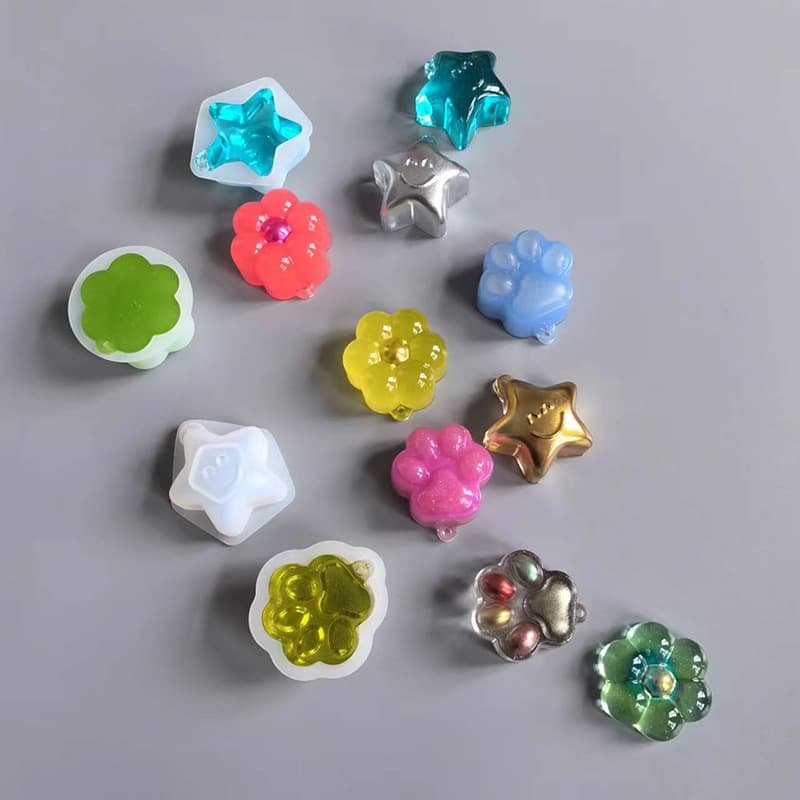 Cross-border DIY Keychain Epoxy Resin Mold Sunflower Chubby Star Cat Paw Pendant Mold Bear Jelly Wax Mold