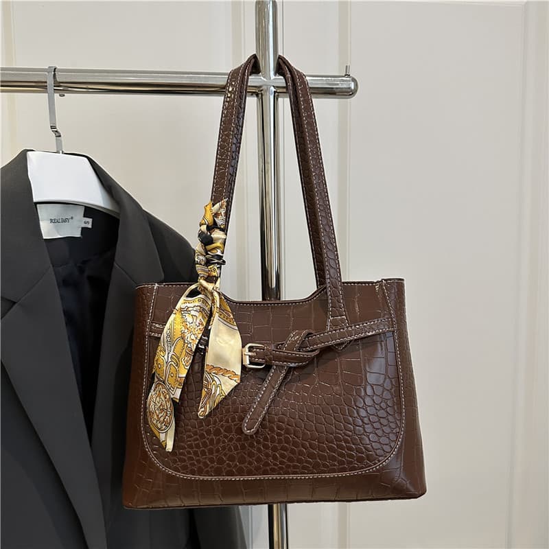 Daily Work Commute Large Capacity Bag for Women 2025 Autumn Simple Fashion Tote Bag Niche Fashion Shoulder Bag