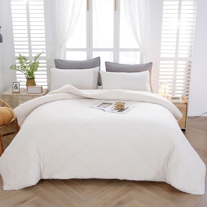 Cotton quilts, student quilts, mattresses, mattress protectors, quilt cores, single quilts for spring, autumn and winter, thickened quilts, local new styles