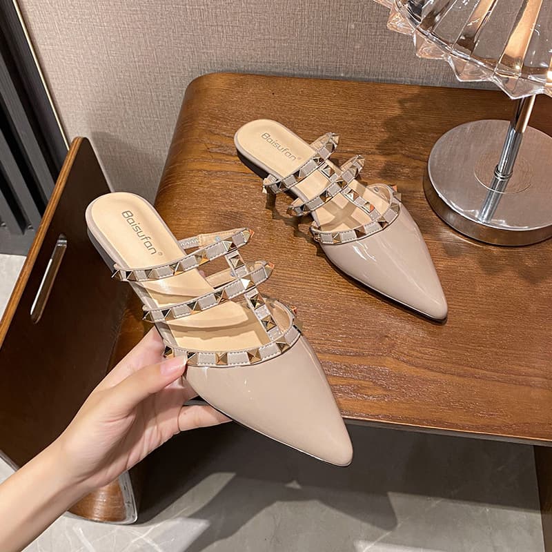 Women's Flat Slippers for Outdoor Wear, 2026 Spring/Summer New V-Style Studded Closed-Toe Half-Slip Pointed-Toe Trendy Lazy Slip-On Sandals