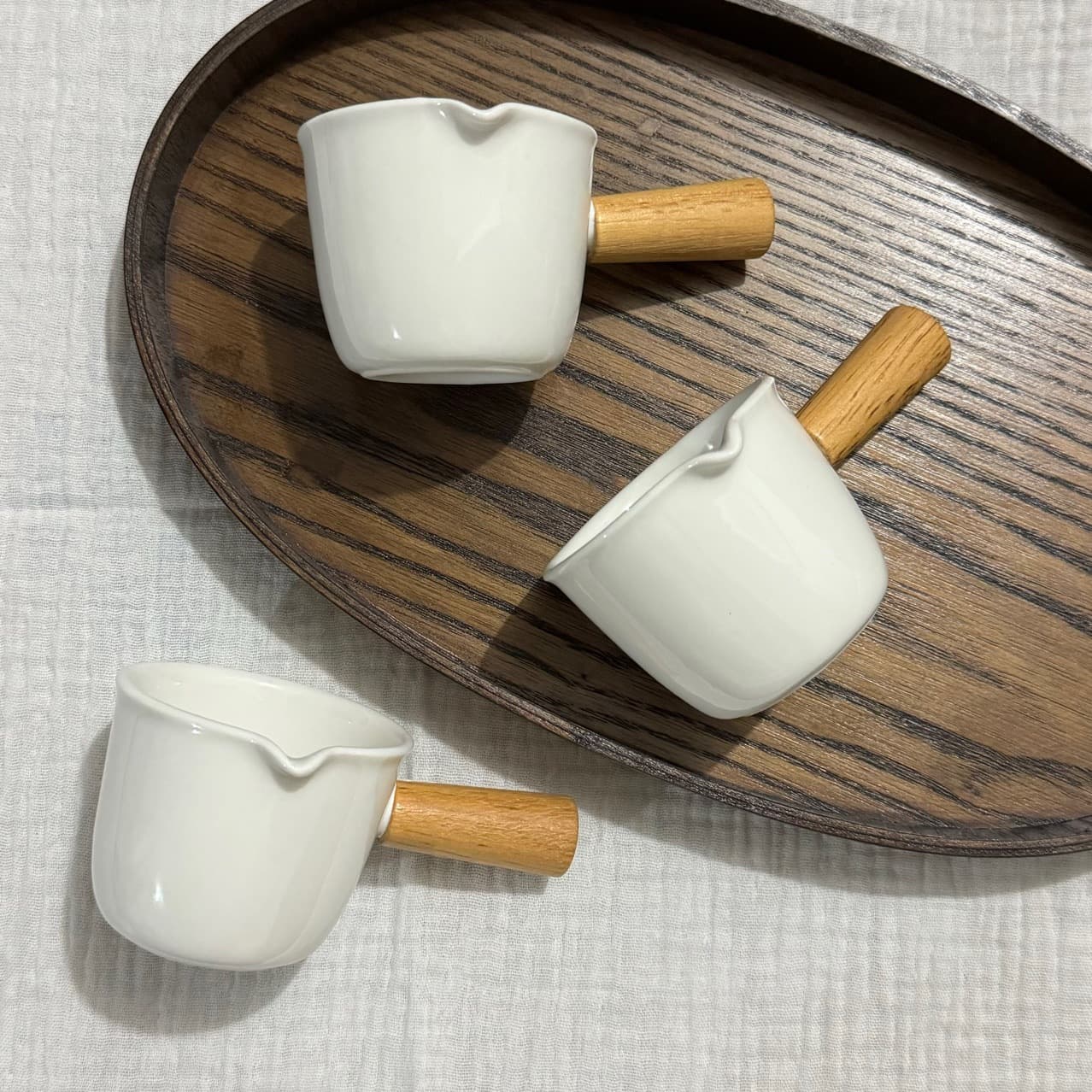 High-Temperature Resistant Ceramic Sauce Cup with Wooden Handle, Steak Sauce, Salad Dressing, Dip Cup, Espresso Cup
