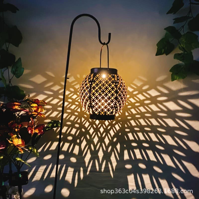 Plastic Hollow Lantern Garden Outdoor Hanging Light Solar Panel LED Light Four-Leaf Clover Light-Controlled Solar Light