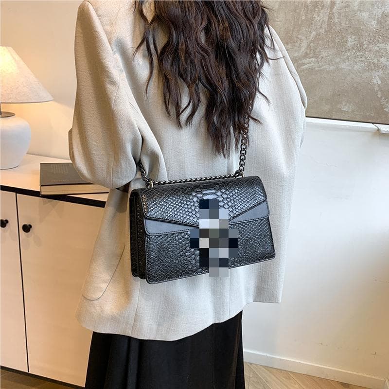 Premium Large Capacity Small Square Bag with Magnetic Buckle, Vintage European and American Style Women's Bag, Simple Chain Shoulder Crossbody Bags