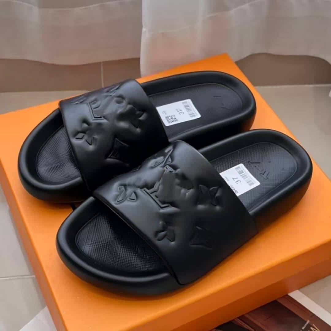 High-Quality Louis One-Bar European and American Fashion Trendy Couple Slippers, Cross-Border Hot Selling Wholesale Price