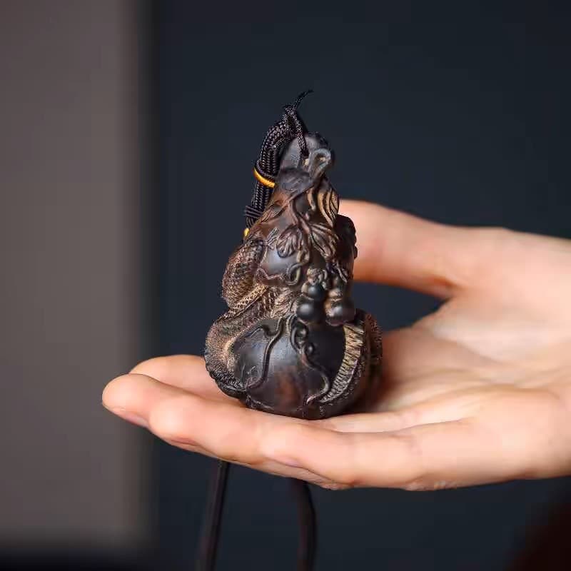 Factory direct sales of agarwood carved dragon gourd handle piece live broadcast room popular wood composition play wood carving small pendant