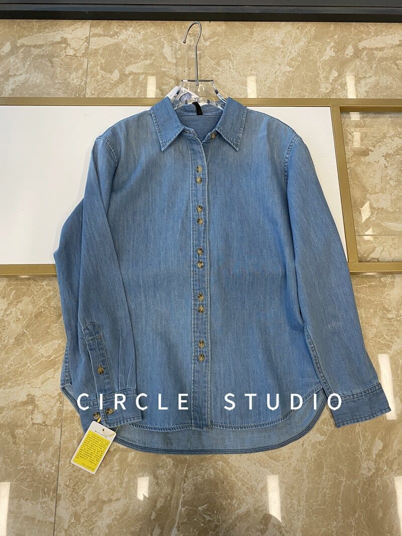 Effortless Style! 100% Cotton Loose Fit Gradient Washed Denim Shirt for Women Casual Cotton Layering Long Sleeve Blouse