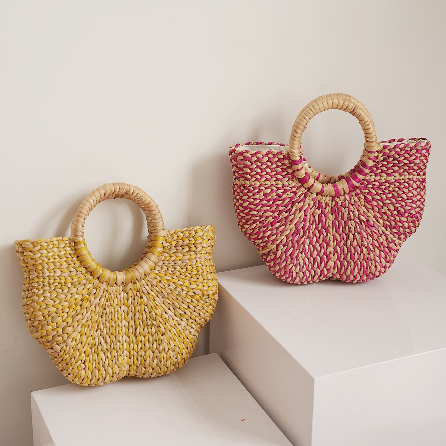 Nordic Style Handwoven Straw Tote Bag, High-Profile Photo Prop, Gourd Straw Moon Design Phone Bag