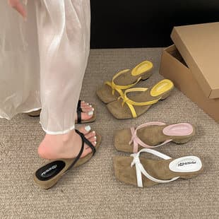 French High-End Chunky Heel Flip-Flops for Women Outdoor Wear Summer 2026 New Arrival, Petite Height-Increasing Sandals to Match Dresses