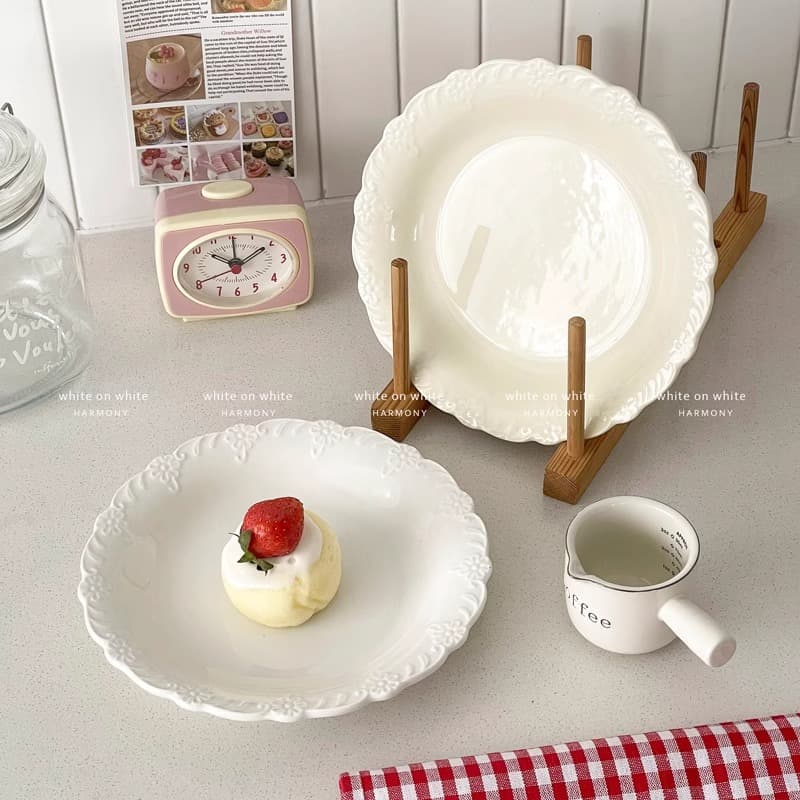 High-end dessert plate, exquisite afternoon tea, French household ins embossed ceramic pastry snack plate, cake plate