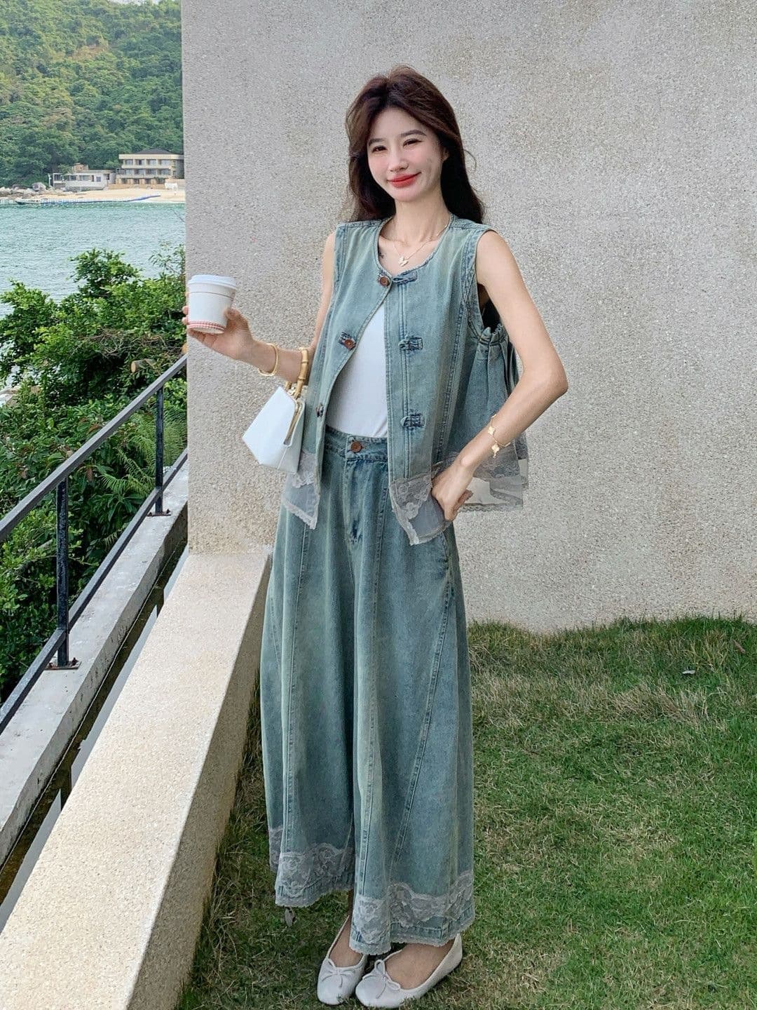 New Chinese Style 2026 Lace Trim Denim Wide Leg Pants Thin Fashionable Two-Piece Set Women's New Vest Set