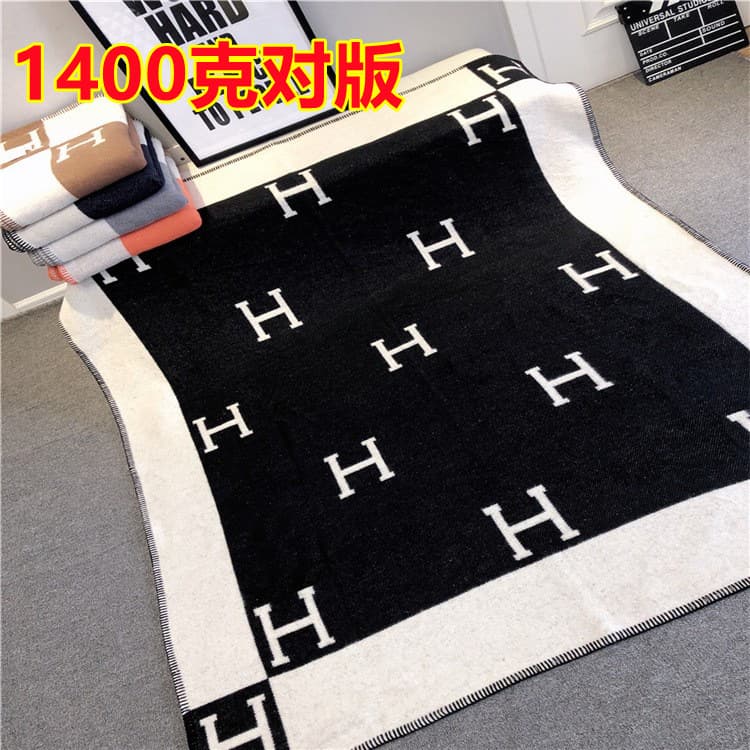 Cross-border H cashmere blanket for office towel quilt, naps, sofa, air-conditioned throw, picnic camping, and dust-proof hanging blanket