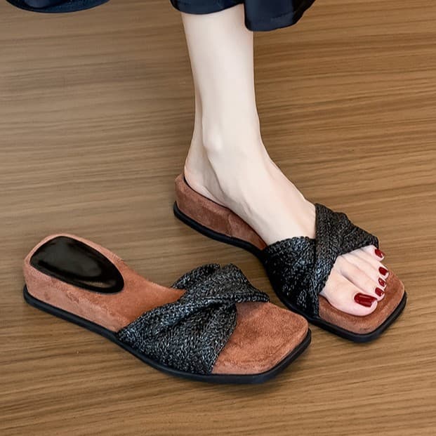 Sheepskin Version~Hollow Woven Thick-Soled Slip-On Slippers for Women, Summer Outdoor Wear, 2026 New French Style Super Beautiful Beach Sandals