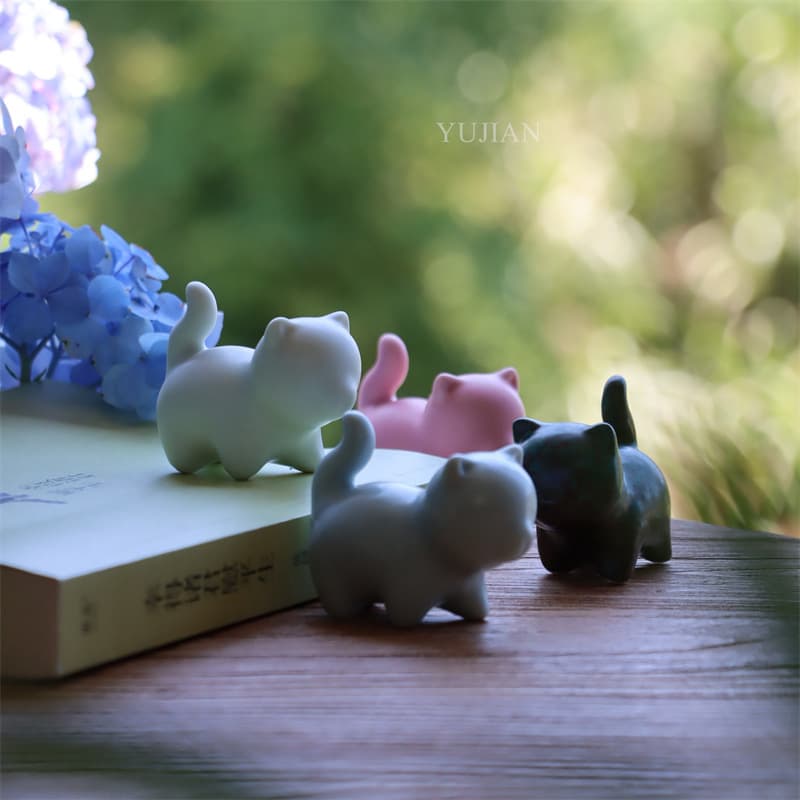 Retro Mini Ru-style Adorable Tea Pet, Cultivable Golden Wire Kitten Ornament, Ceramic Cute Little Cat Pen Holder and Rest