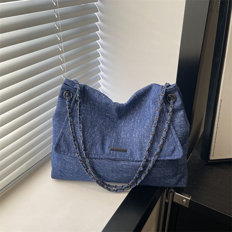 Chain Large Capacity Denim Tote Bag College Student Shopping Bag 2026 Spring Commuting Single Shoulder Messenger Bag Lightweight Commuting
