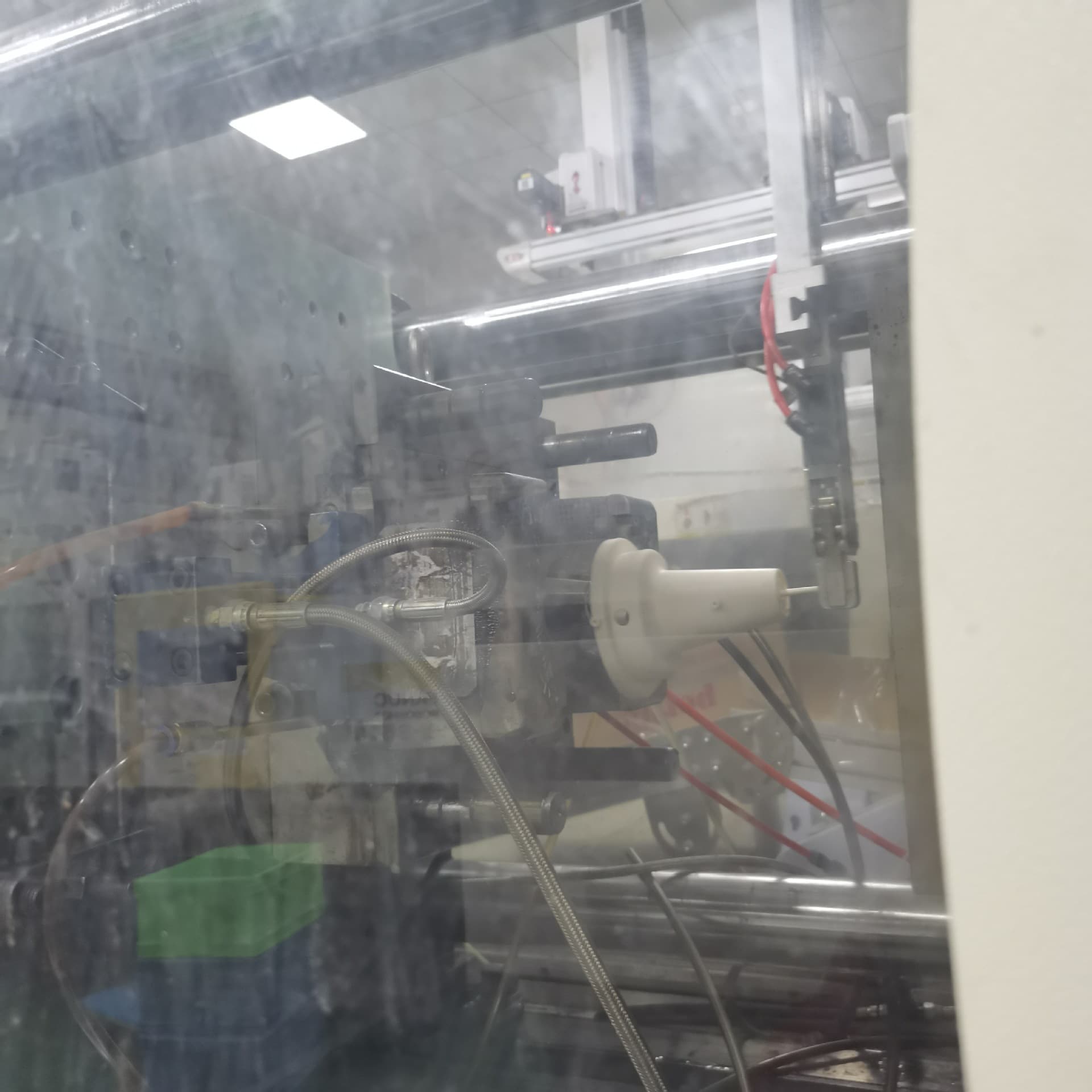 Injection molding processing for pet blow dryer accessories, PP inner tank mold injection molding customization for pet plastic supplies