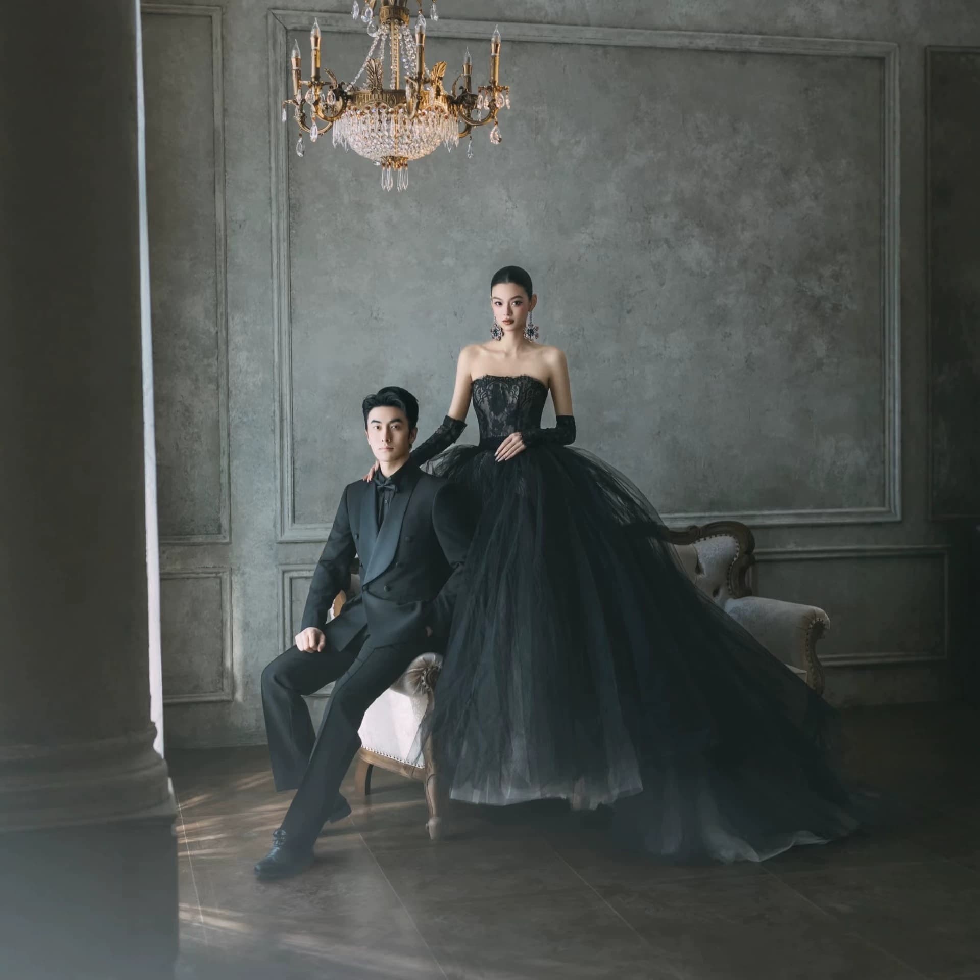 New photo studio theme clothing for the exhibition, couple wedding photos, elegant trailing photos, black wedding dress