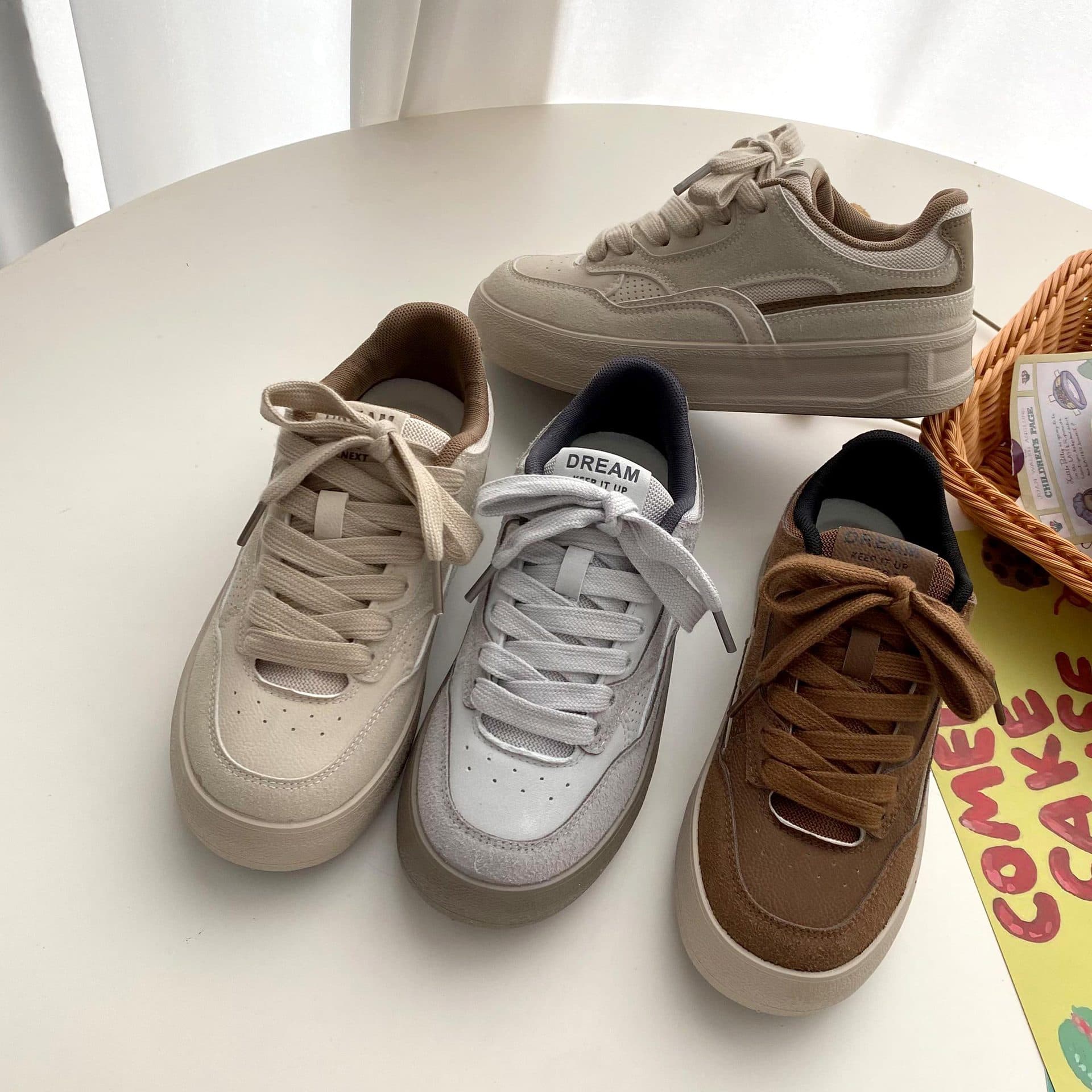 2024 New Autumn/Winter Thick-Soled Versatile Fashion White Sneakers for Women, Retro Style, Sporty Casual Sneakers 5370