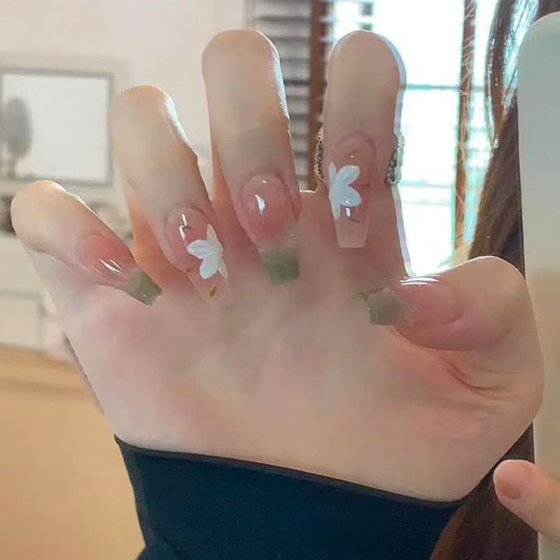 Niche Design Personalized Wearable Nails Whitening High-End Medium-Length New Hot Style Fake Nail Stickers Factory Direct Wholesale