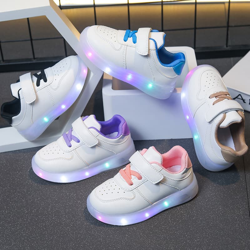 2025 Boys and Girls Spring/Autumn Children's Casual Low-Top Sneakers with Lights, White Water-Resistant Shoes
