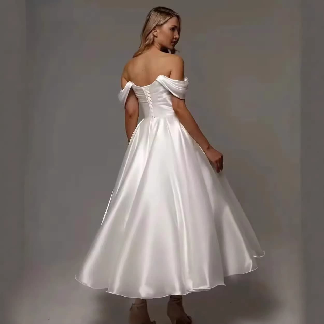 Amazon One-Shoulder White Light Tulle Satin Evening Dress for Foreign Trade, Travel Photography, and Bridesmaid Dress with Elegant Style