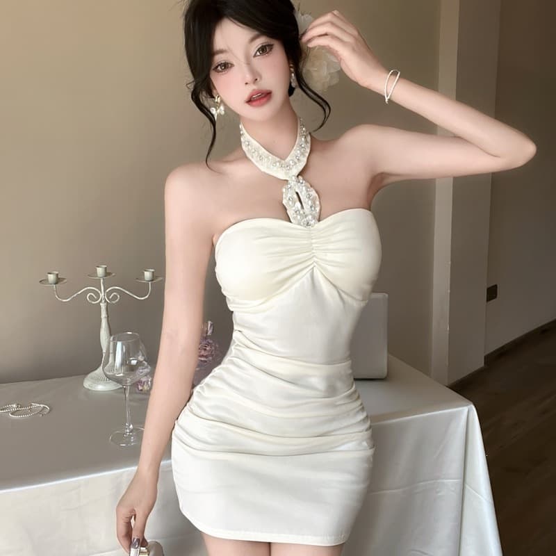 Really sexy heavy-duty diamond-encrusted halterneck dress, tight-fitting birthday dress, ladylike temperament inner skirt, hip-covering short skirt