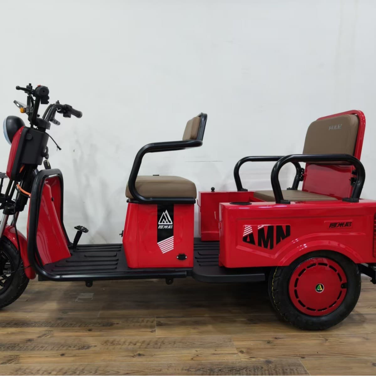 New Fuyu Small Bucket Factory Stock Electric Leisure Tricycle Home Mini with Baby Seat Cushion Electric Three
