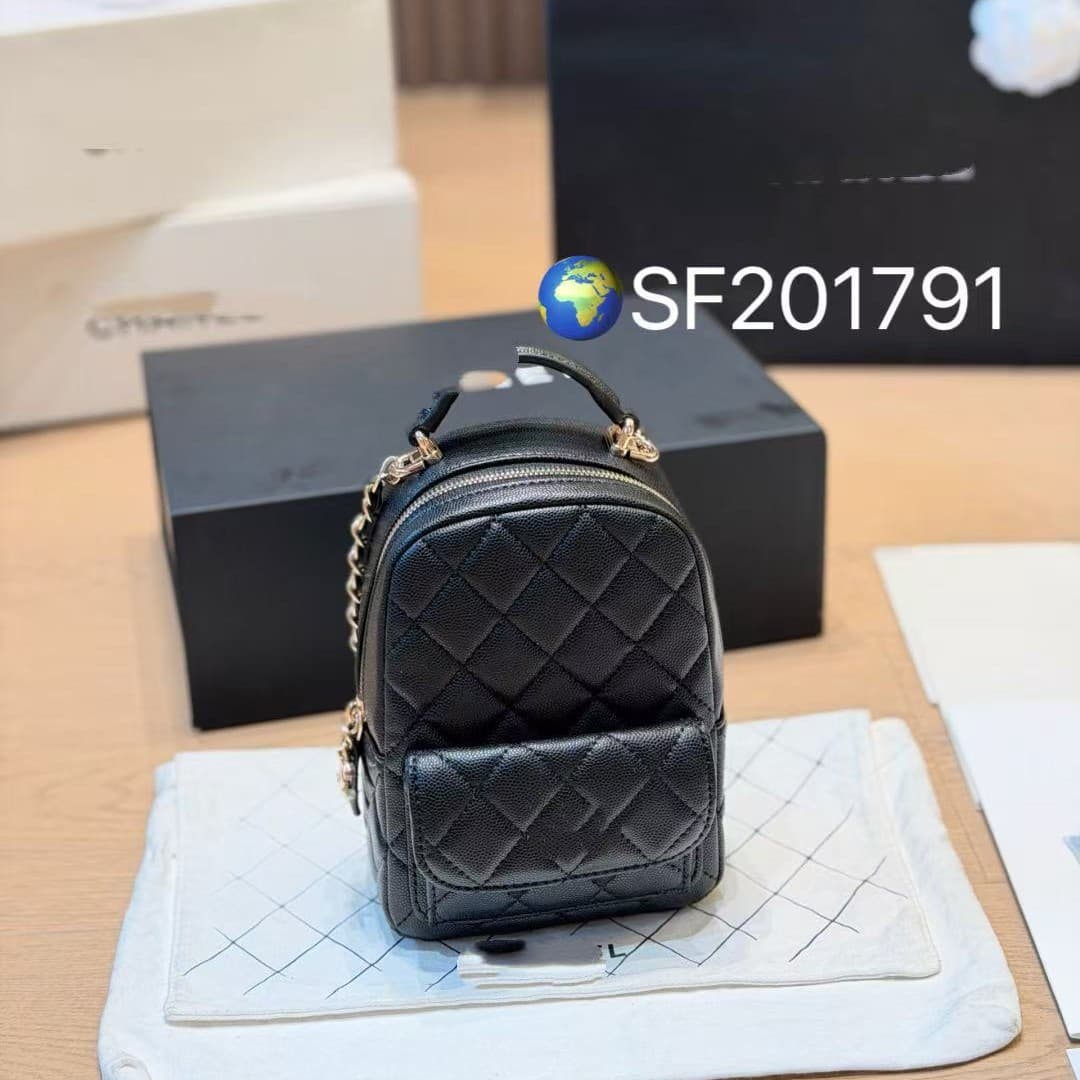 24C Lychee Pattern Cowhide Black Gold Small Backpack Lingge Chain Handbag Small Xigfeng Pebble Grain Backpack
