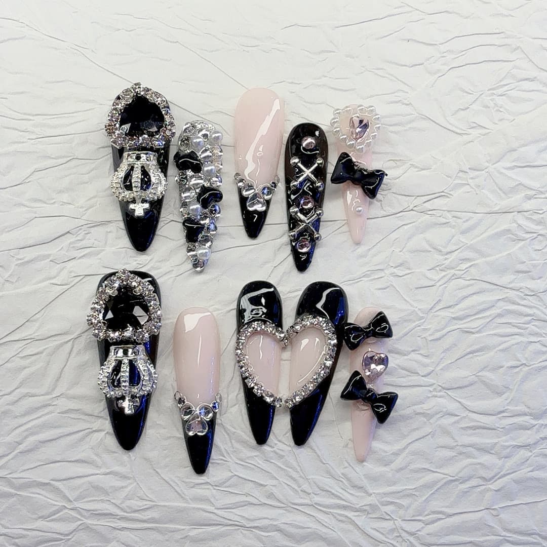 Black and Pink Heart Patchwork Niche Nail Art Japanese Trendy Mass-Produced Style Handcrafted Detachable Reusable Wearable Nail Tips