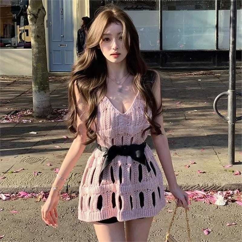 High-end European style Chanel-inspired vest dress for women, summer fashion, elegant style, petite figure, heavy-duty crochet and hollow-out design, slimming effect.