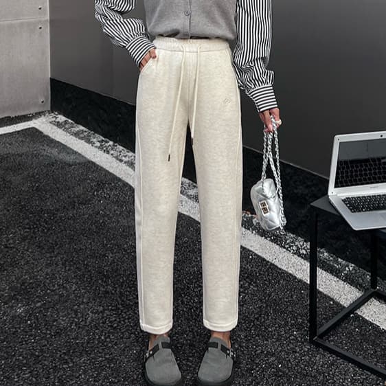 Austrian velvet cigarette pants for women in early autumn, high-waisted, slim, nine-point pants, high-end, small, plus velvet and thickened casual pants