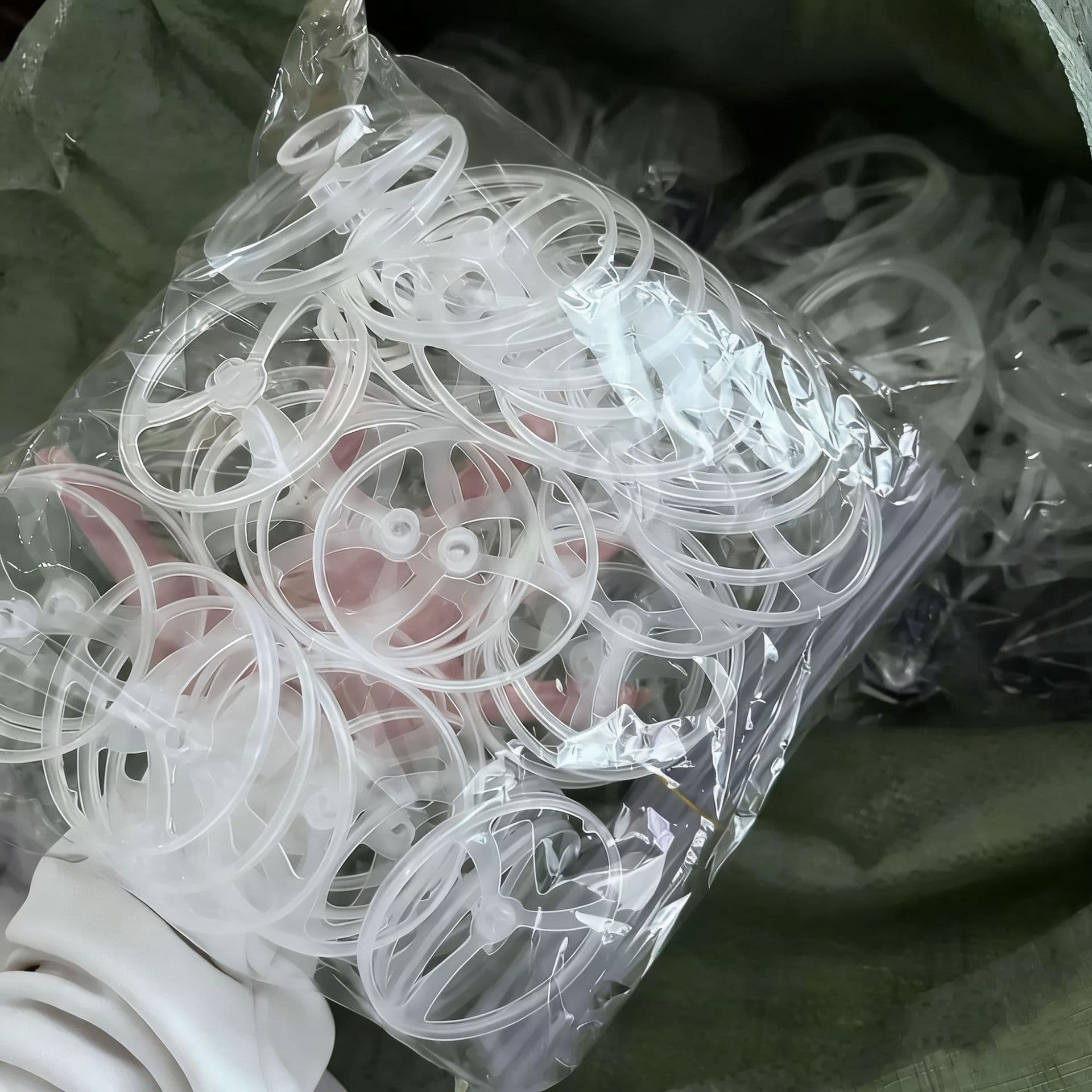 Manufacturer wholesale pulley balloon wheel pole bracket aluminum foil film balloon wheel pole accessories balloon