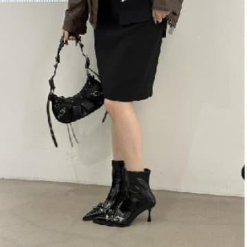 Comfortable and versatile stiletto short boots for women, French style high-heeled slim boots for autumn and winter new style side zipper single boots