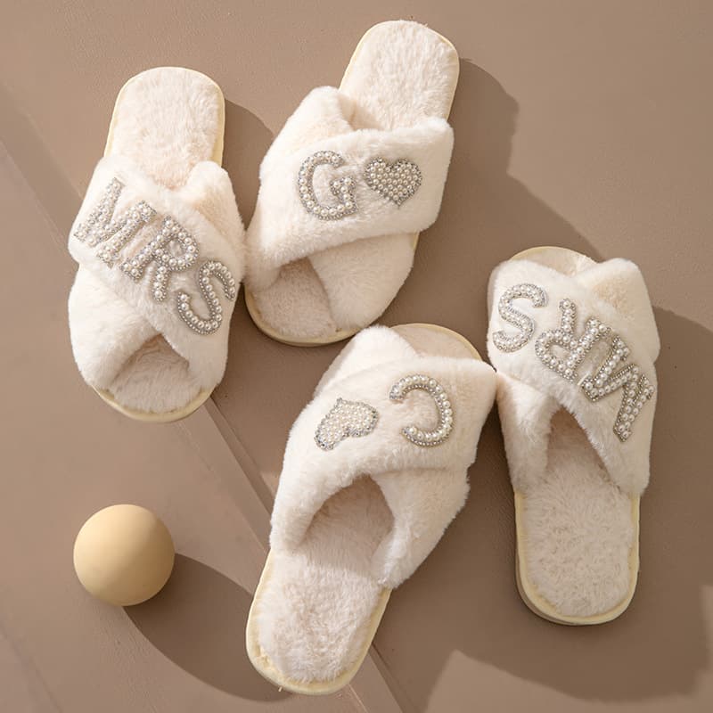 MRS New Plush Slippers Women, Thickened Fleece-Lined Home Cotton Slippers, Cross-Border Hot Selling Wedding Fuzzy Slippers Indoor