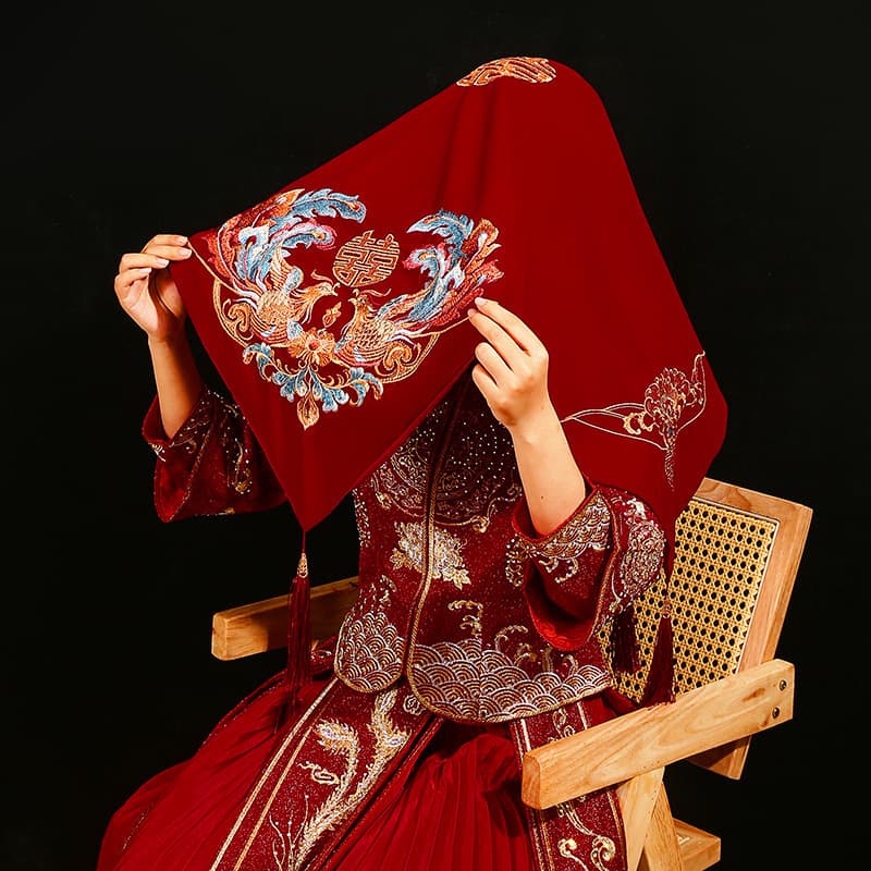 Red Wedding Veil Embroidered Bride Head Cover Traditional Chinese Xiuhe Dress Headscarf Wedding Supplies Double Happiness Character