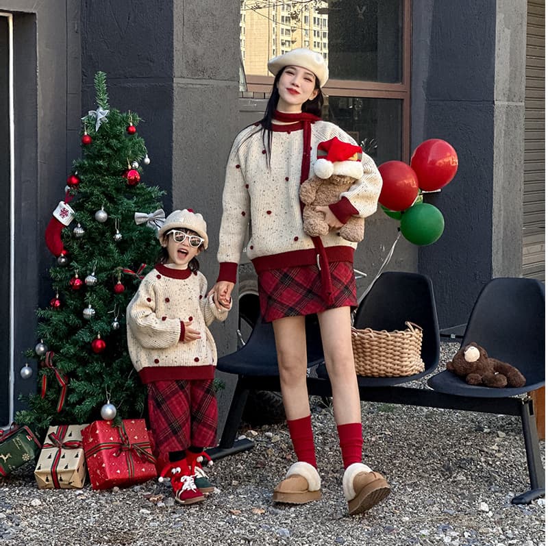 Play together parent-child set mother-child family of three sweaters unisex kids Christmas 3D pom-pom pullover sweater