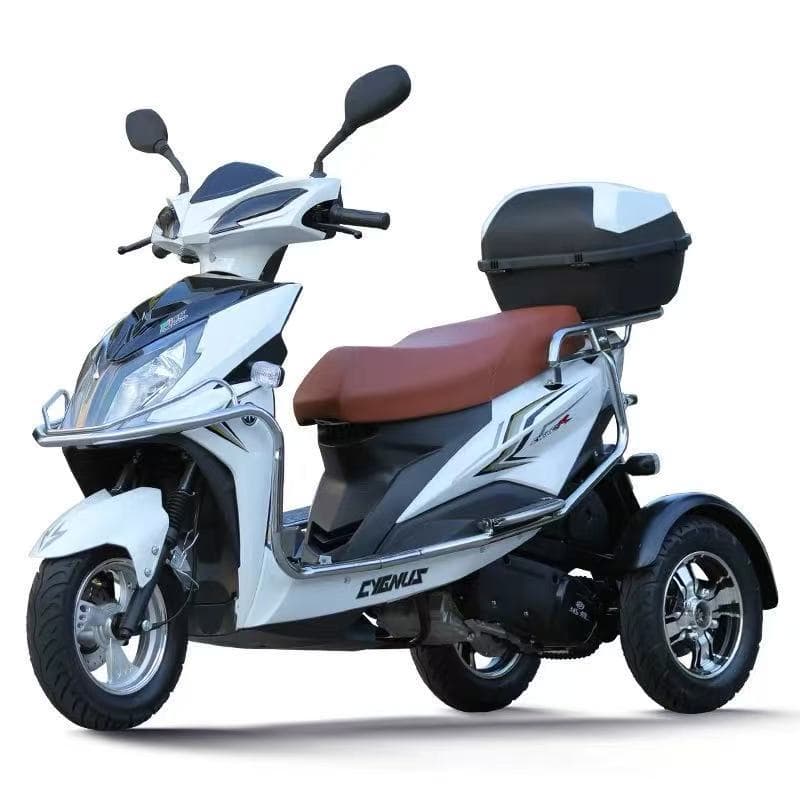 Domestic 125CC Large Displacement Three-Wheeled Motorcycle Adult Commuter Long Range Fuel Scooter
