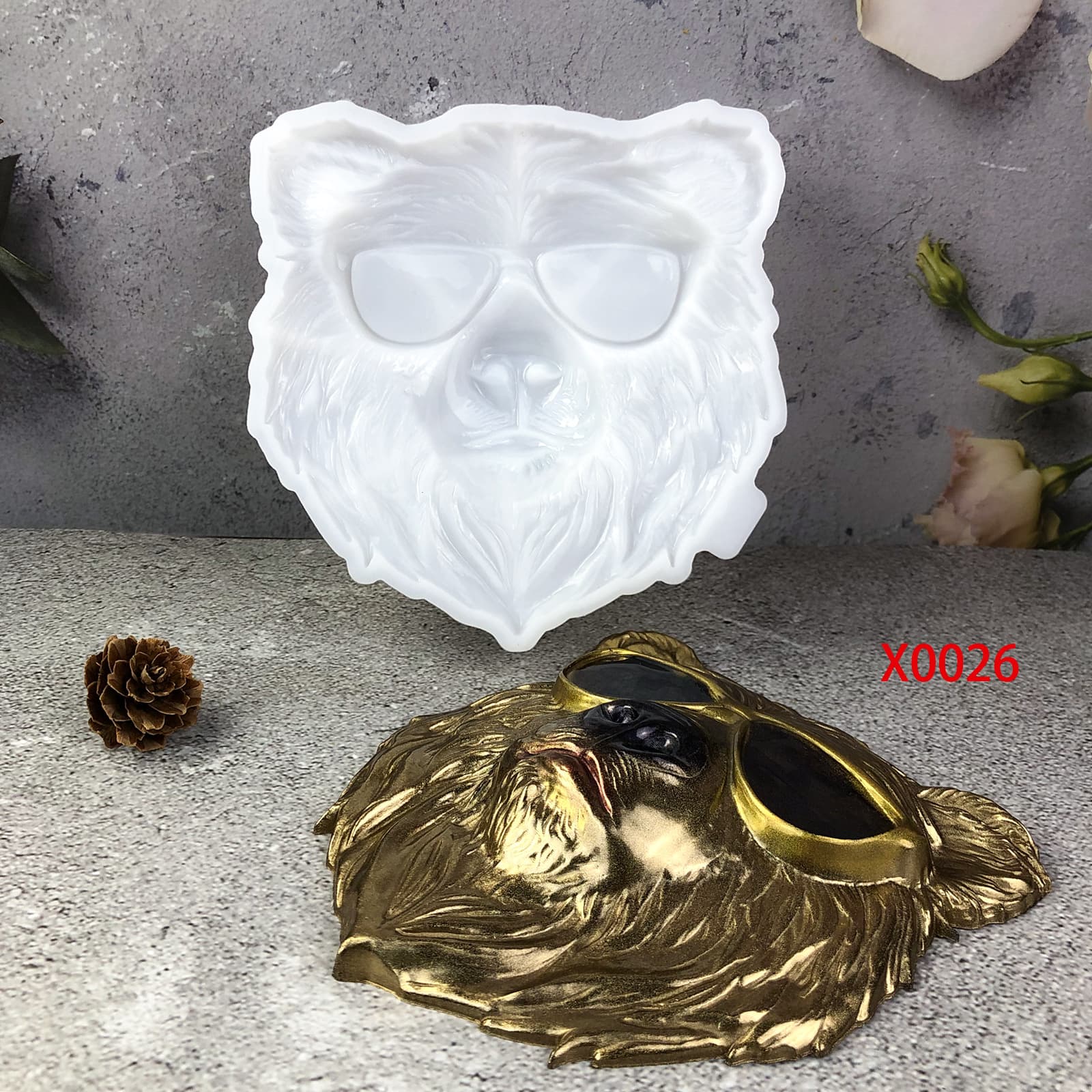 X0026 Sunglasses Brown Bear Head Wall Mount Decoration Crystal Resin Mold, DIY Decoration Silicone Mold