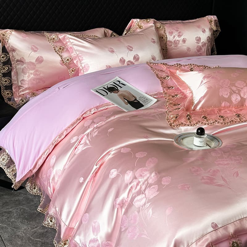 Satin jacquard quilt cover four-piece high-end gift box lace quilt cover brushed bed sheet three-piece set suitable for all seasons
