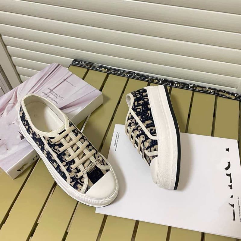 D-style Retro Breathable Thick-Sole Canvas Shoes for Women, Height-Increasing, Versatile Embroidered Canvas Shoes, Classic Sports Sneakers