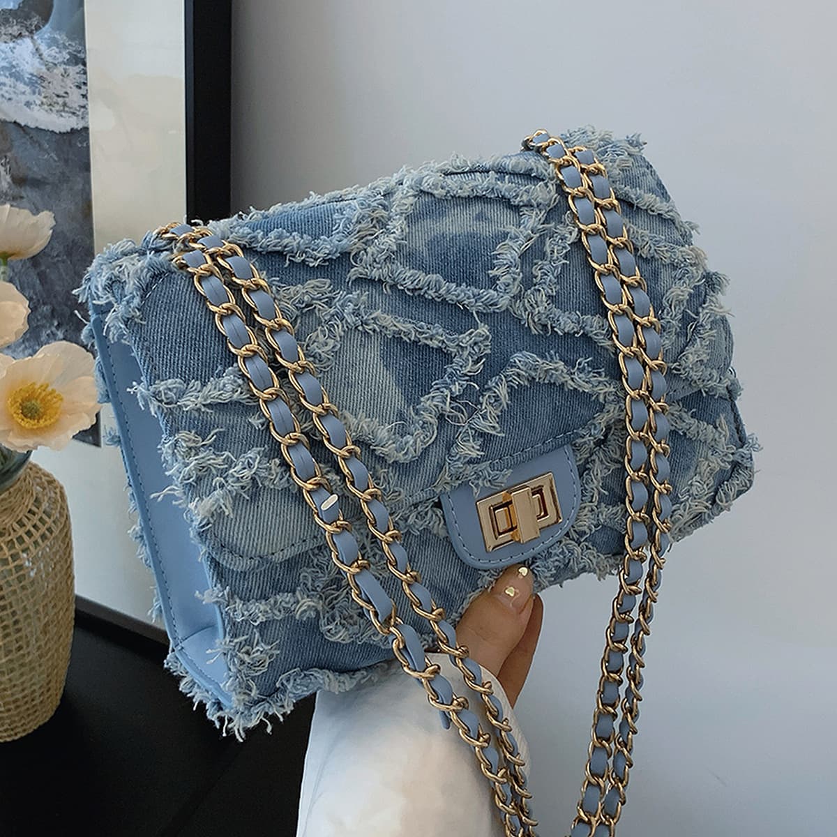 Small fragrant style bag crossbody bag for women 2025 new denim small square bag for women commuting versatile rhombus chain bag