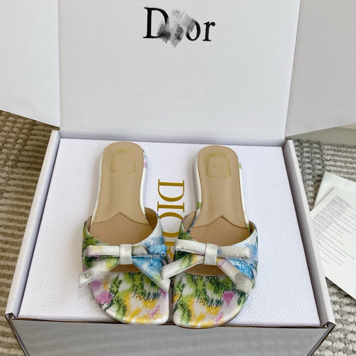 D Brand 2026 Summer New Colorful Letter Print Bow Slippers Women Flat Sexy Fashion Sandals
