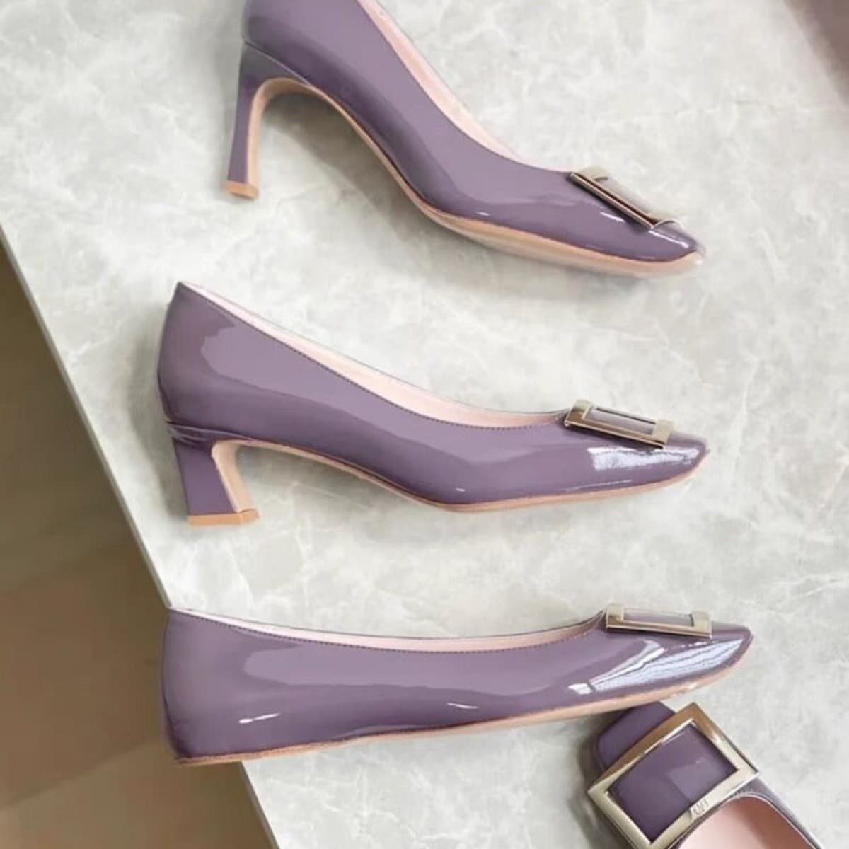 Jindian Cyber Popular Square Buckle Thick Heel French High Heels Women's 2023 New Color Iris Purple Square Toe Flat Mid Heel Single Shoes Women