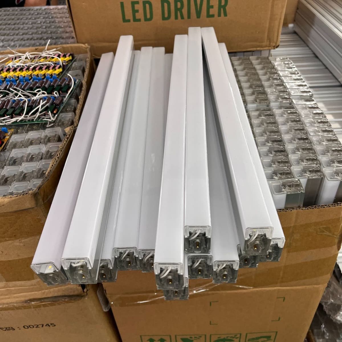 Creative Modular LED Tube Light, 110V Garage Work Light, Car Wash & Detailing Lamp